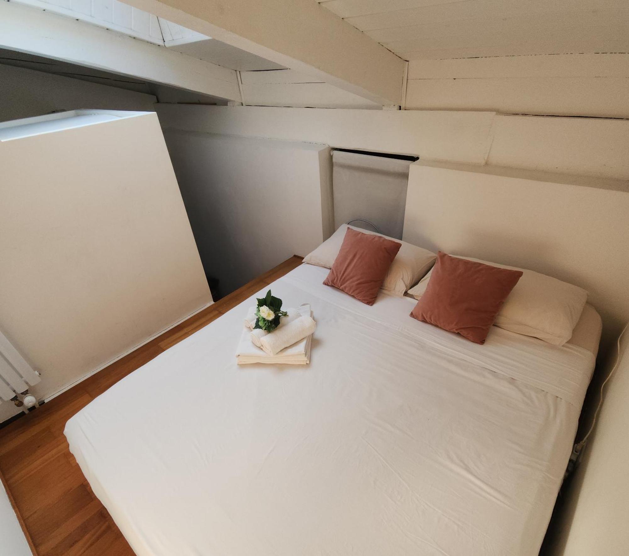 Gaia Suites - A Due Passi Dal Centro - Parcheggio Privato Turim Exterior foto